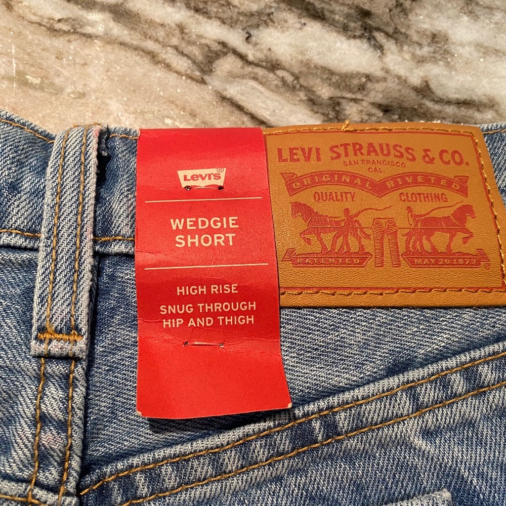 NEW women/junior Custom Levi’s shorts - Picture 7 of 8